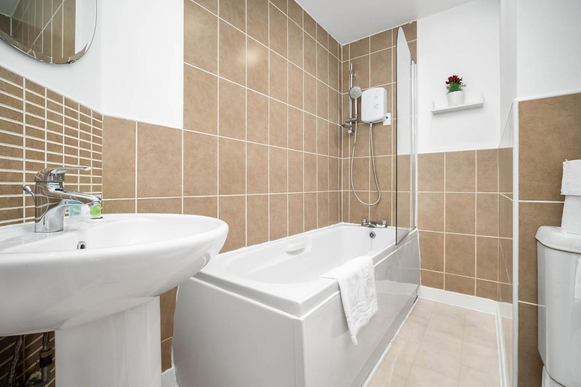 2 Bedroom House - Garden & Parking 2Gm - Wifi Birmingham Extérieur photo